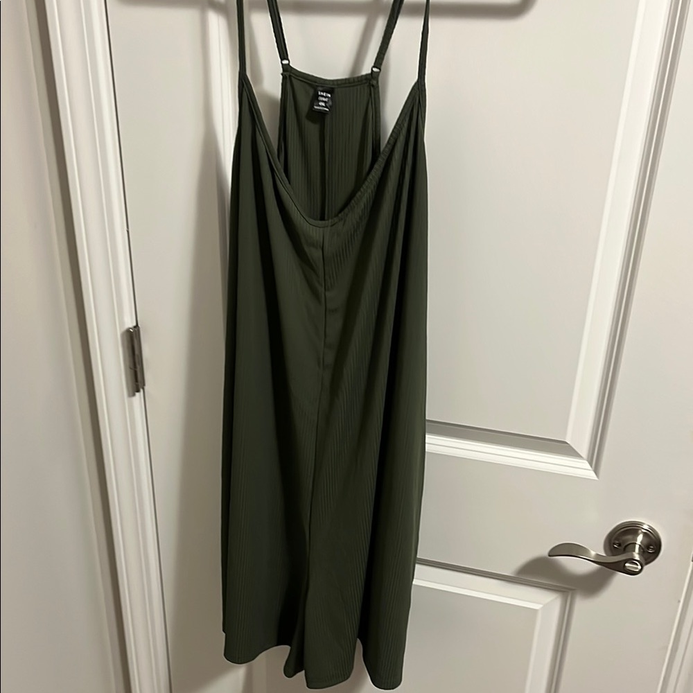 SHEIN Curve Olive Green Ribbed Top